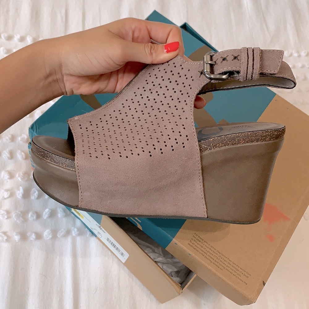 Open toe sandal wedges 6.5
